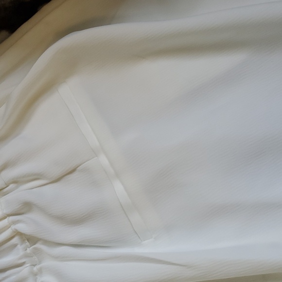 GLAM CREAM DRESSY BEAUTIFUL SHORTS 😍 - Picture 6 of 6